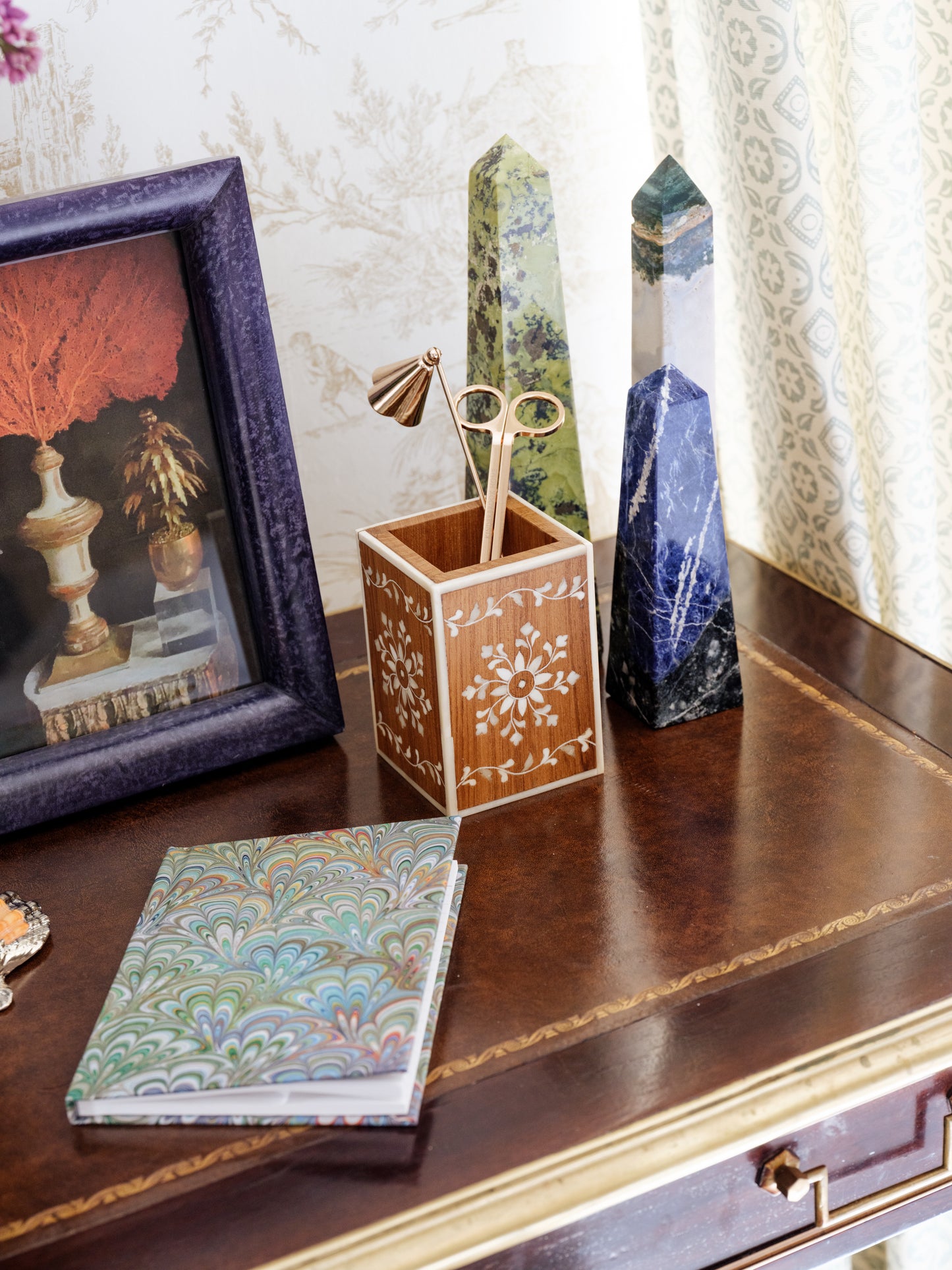 The Vase & Pencil Holder