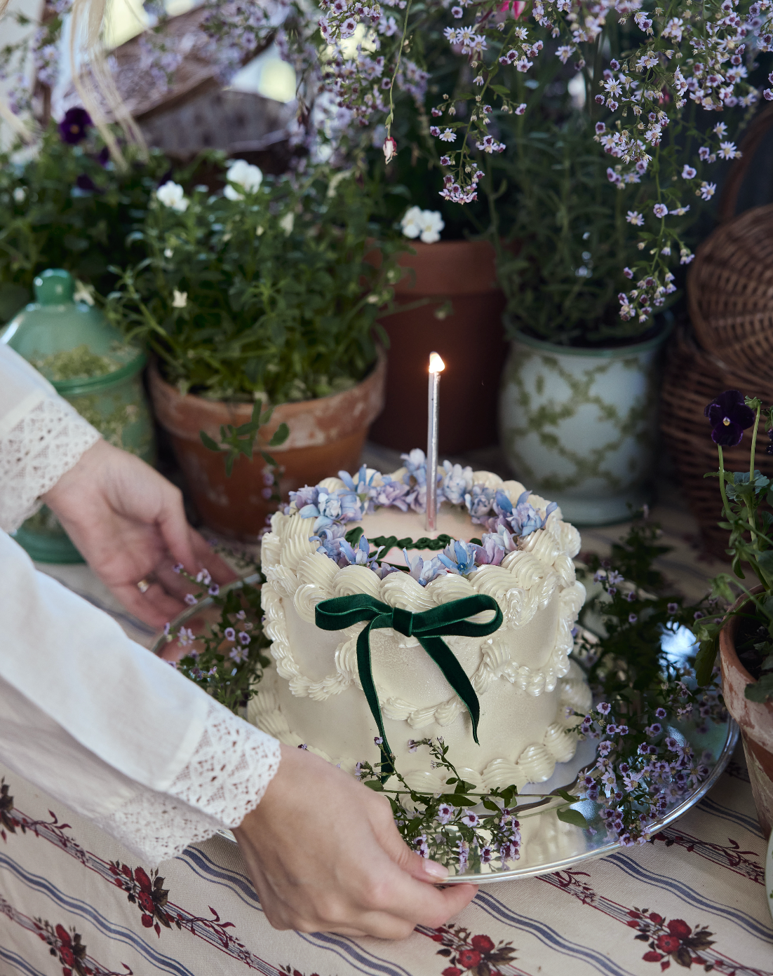 KBH White Lace Detail 01